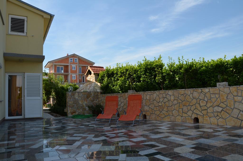 Apartment Kolundzic โนวีวีโนดอลสกี ภายนอก รูปภาพ